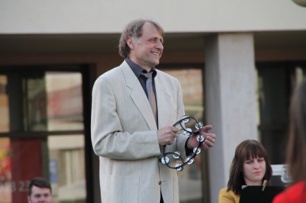 Prowadzący zespół Grzegorz Waloszczyk